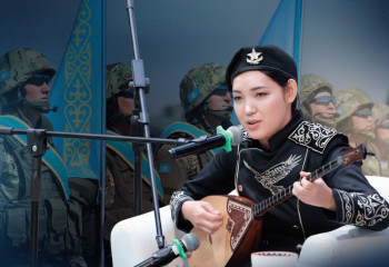 Айтыста сөзбен сүріндіріп, әскерде қайсарлығымен көзге түскен ару