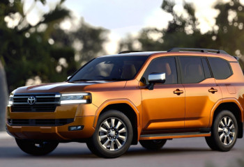 Как дельцы покупают битые Toyota Land Cruiser в США за 20 тысяч: расследование