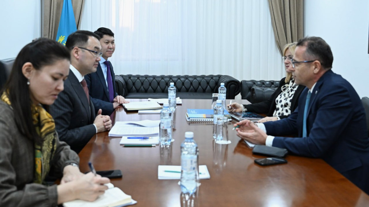  Kazakh FM 