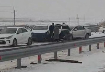 Ақмолада жаппай жол апатынан бір адам қаза тауып, екі адам жарақат алды