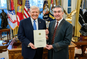 Қазақстан елшісі Дональд Трампқа сенім грамоталарын тапсырды