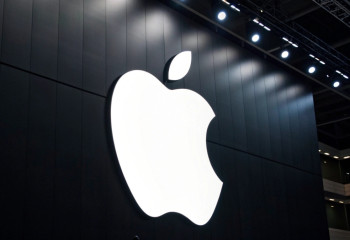 Складной iPhone могут показать в 2026 году, но купить его сразу не получится