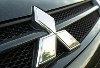 Легендарный Mitsubishi Delica обновился: полный привод и очередь из тысяч покупателей