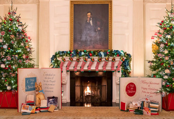 Ақ үйдегі рождестволық кешкі ас ережелері жарияланды: қонақтарға неге тыйым салынады?