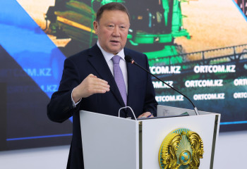 Қазақ тіліндегі мектептер мен балабақшаларды көбейтуіміз қажет - Құмар Ақсақалов