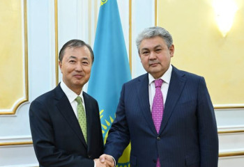 Kazakh FM receives Ambassador of South Korea
