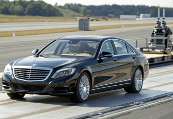 Corolla по-китайски: у дилеров засветился удлинённый Toyota Levin L