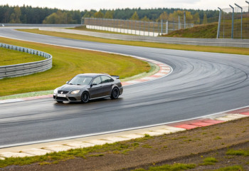 ИИ научат машины чувствовать занос раньше человека