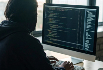 Учёные выяснили: «осознанные» диалоги делают ChatGPT стабильнее