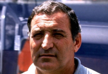 Болгария құрамасын футболдан әлем чемпионатына апарған бапкер бақилық болды