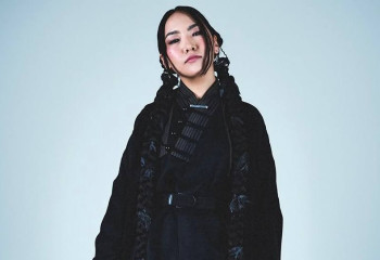 Билли Айлишпен тең дәрежеде: COLORS сахнасындағы қазақ дауысы