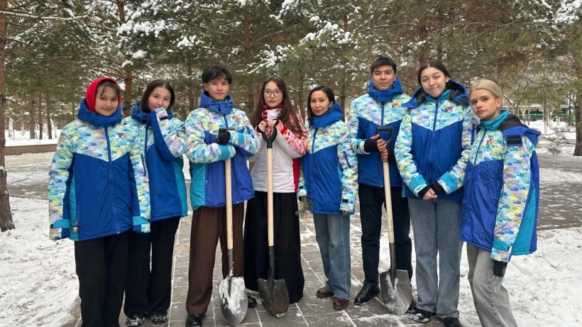  кейіпкердің жеке мұрағатынан 