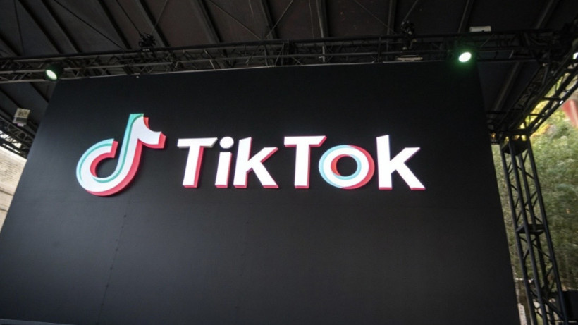  El.kz / Recraft / Dinmukhamed Beissembayev 