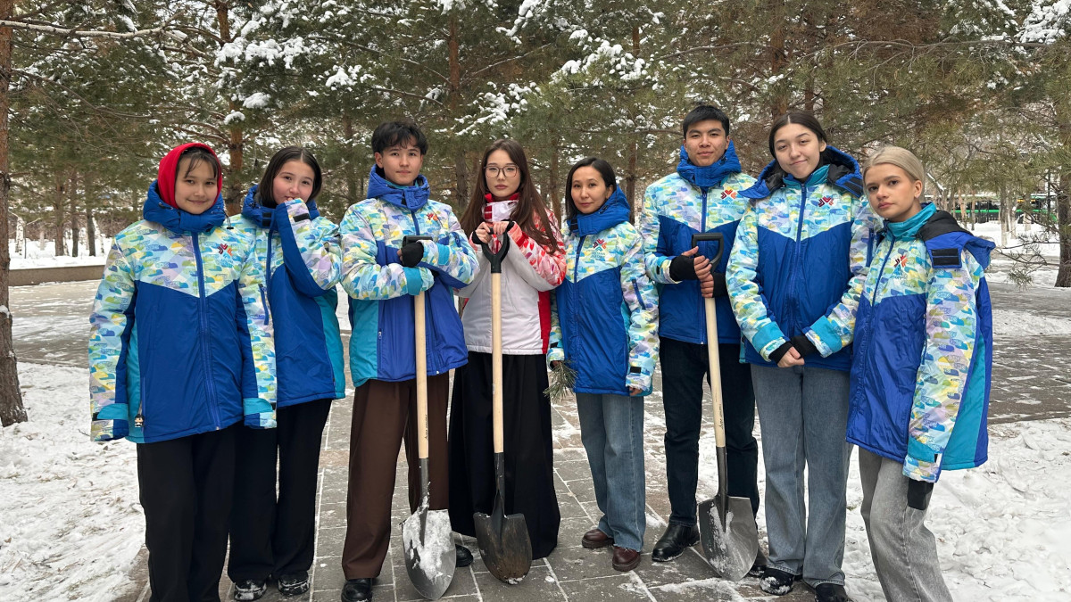  кейіпкердің жеке мұрағатынан 