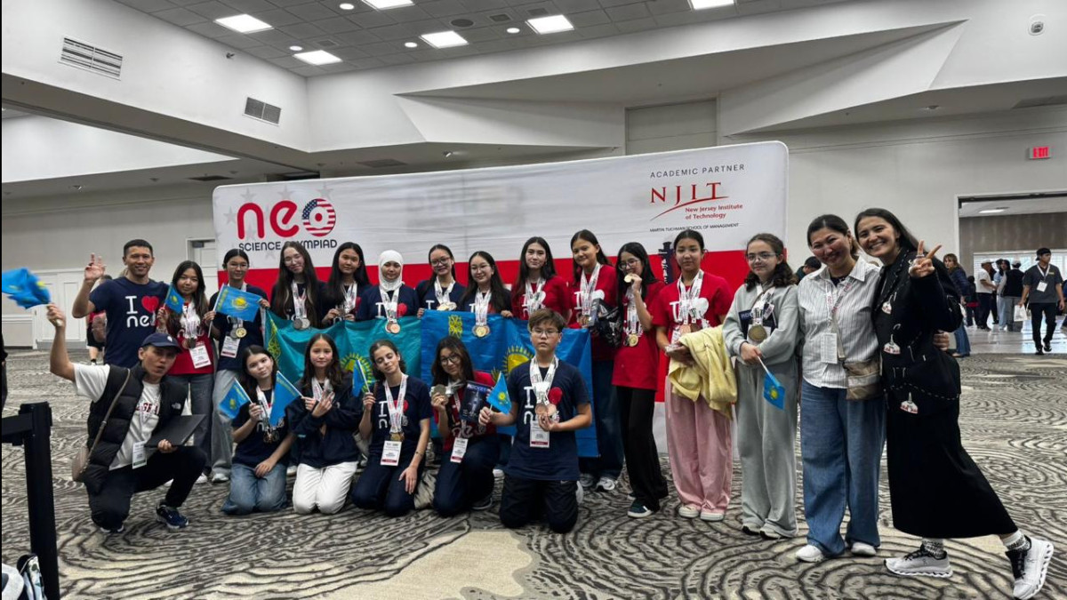  Нұрила Өмірзақ 