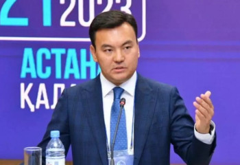 Рауан Кенжеханұлы: Заң қазақ тілінде жазылуы керек