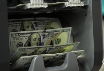 Billionaires’ wealth soars as global poverty persists