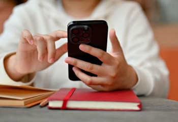 Елімізде 16 жасқа дейінгі балаларға әлеуметтік желілерді пайдалануға тыйым салынуы мүмкін