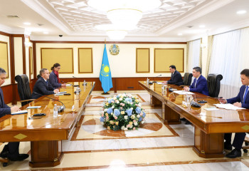 Kazakh PM discusses cooperation in oil and gas sector with ExxonMobil Vice President