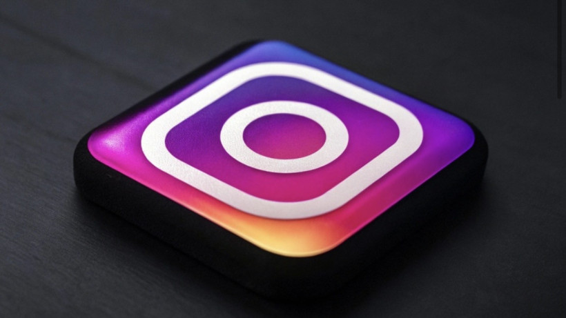  El.kz / Recraft / Dinmukhamed Beissembayev 