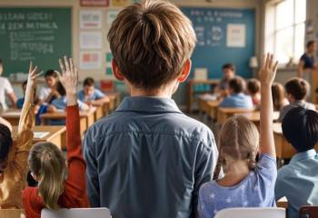 Үш ауысымды мектептер бала құқығын шектей ме?