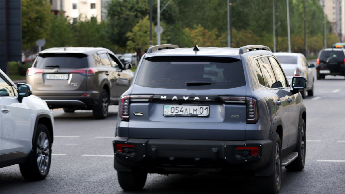  Арман Мухатов 