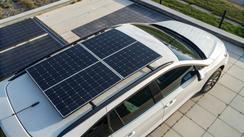  © El.kz / ИИ Recraft 