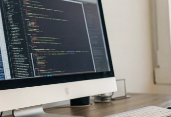 Исследование: помощь ИИ мешает программистам обучаться лучше