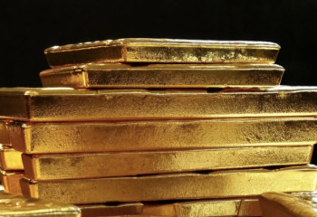 Gold prices continue to fall after sharp drop