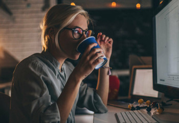 Түнде жұмыс істеудің жүрекке кері әсері анықталды