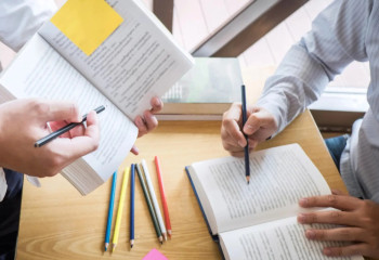 «Әр төртінші түлек шекті балдан өте алмады». Депутат ҰБТ-ға қатысты дабыл қақты