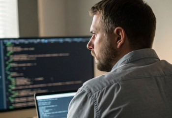 Обвиненные в коррупции специалисты искали защиту у ChatGPT перед судом