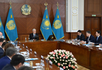 «Ақшасыз істеп көріңдер»: Тоқаев IT-жобалардағы шығынды қатаң сынға алды