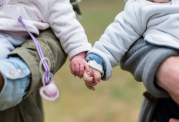 «Жылына бір-екі бала  шетел асуы мүмкін»:  елімізде  жетімді бауырына басу процесі қалай жүзеге асады?