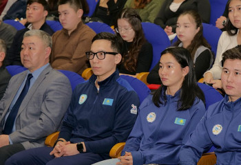 «Хабар» арнасы қоғам дертіне қарсы туындыны студенттерге көрсетті