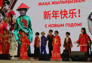 Оқушылар Қытай Жаңа жылын мәдени мерекеге айналдырды