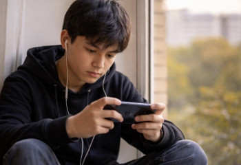 TikTok as news source: degradation or a new form of journalism