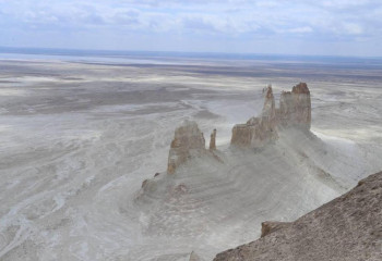 «Міндетті түрде көру керек»: The Telegraph Бозжыра шатқалын ерекше шөлдер тізіміне енгізді