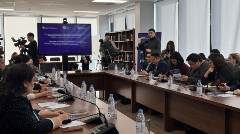  Ажар Лаубаева 