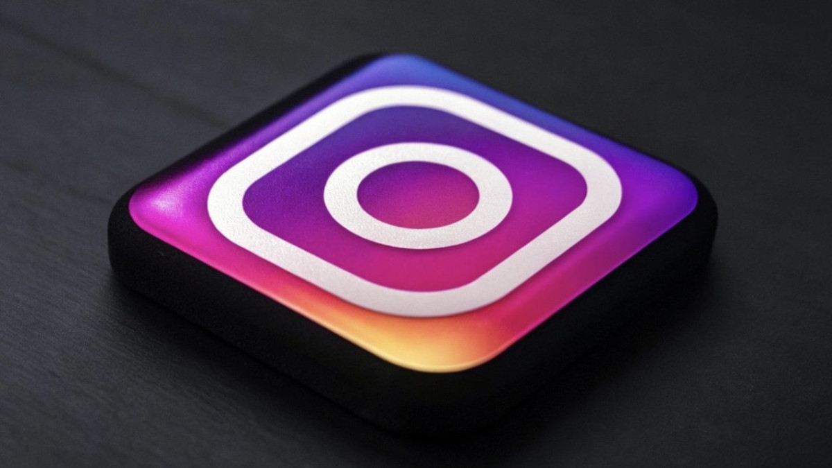  El.kz / Recraft / Dinmukhamed Beissembayev 