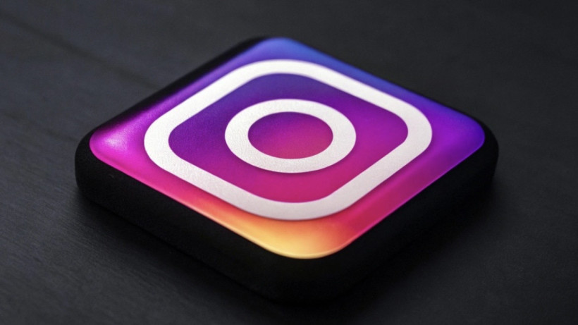  El.kz / Recraft / Dinmukhamed Beissembayev 