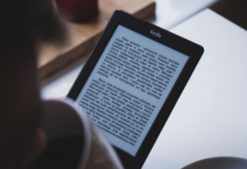 Электронды кітап оқу көзге зиян ба