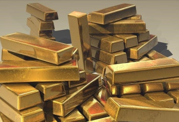 Gold prices surge amid Middle East tensions, exceeding $5,400