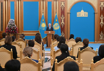 Народная Конституция: брак и семья, материнство, отцовство, детство – под защитой государства