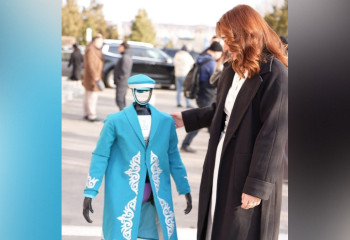 Необычный посетитель удивил голосующих на референдуме