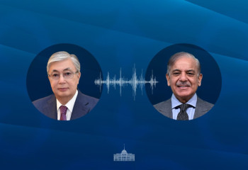 Head of State holds a phone call with Prime Minister of Pakistan