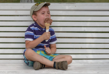 Бақытты балалардың IQ-і жоғары болады – зерттеу