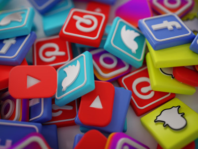 Meta мен YouTube-қа 3 млн доллар өтемақы міндеттелді