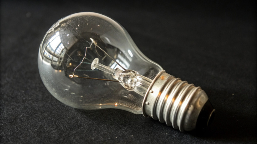  © El.kz / ИИ Recraft 