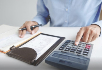 Қазақстандағы көлік салығы: кім төлейді, қалай есептеледі және нені білу керек?